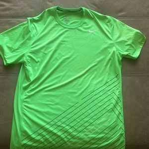 Men’s Nike dri fit size L